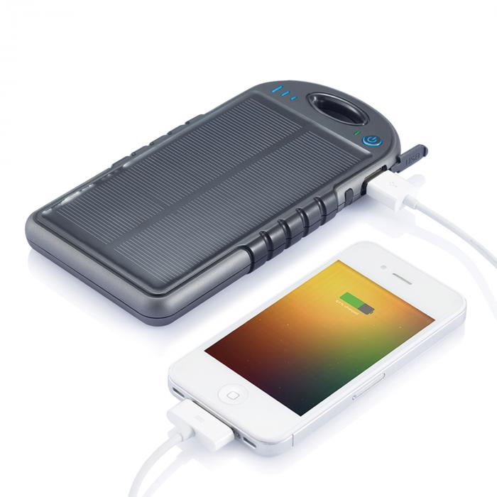 Swiss Peak Water Resistant Solar Charger